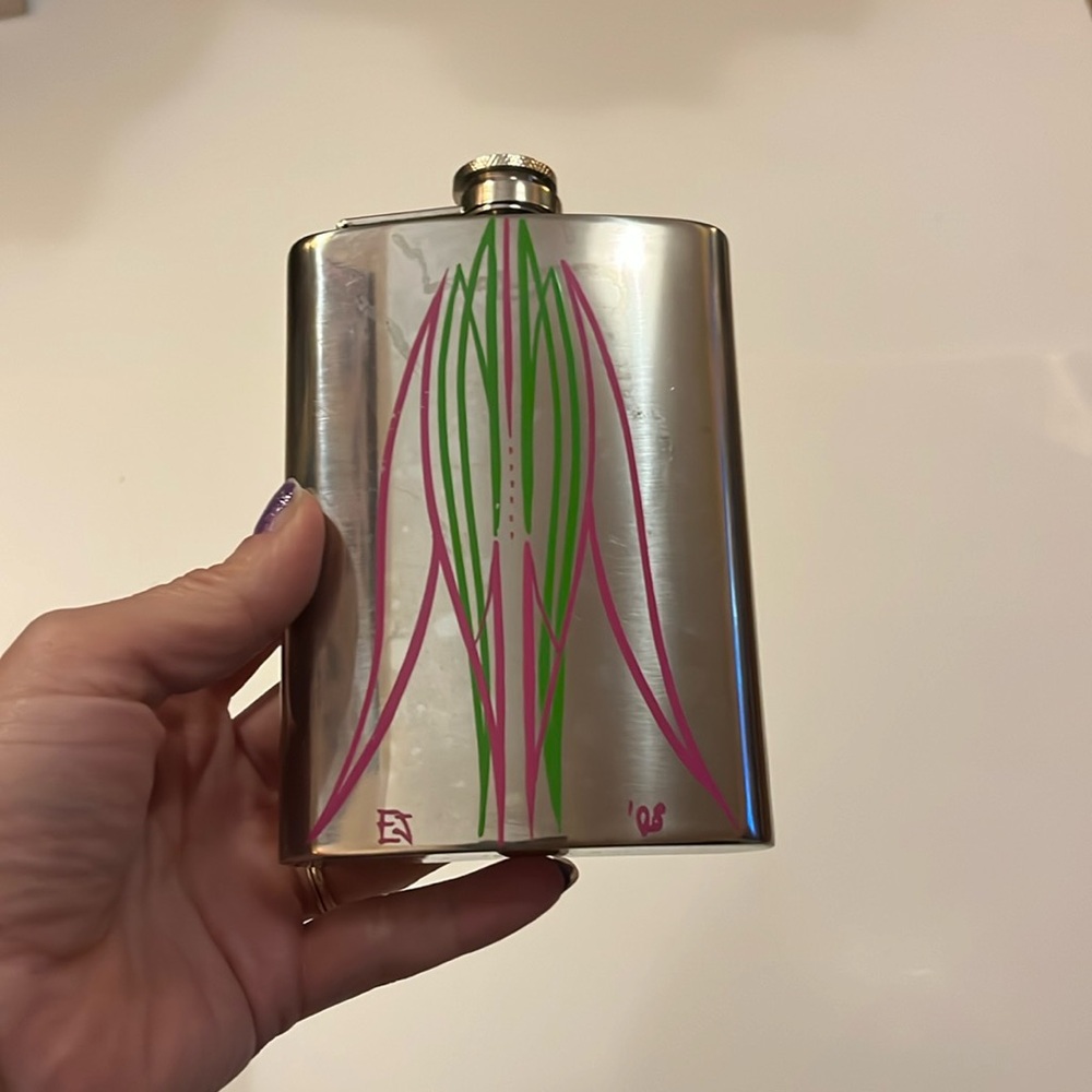 Pinstriped 8oz liquor flask